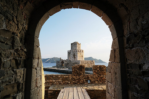 castle through an archway box